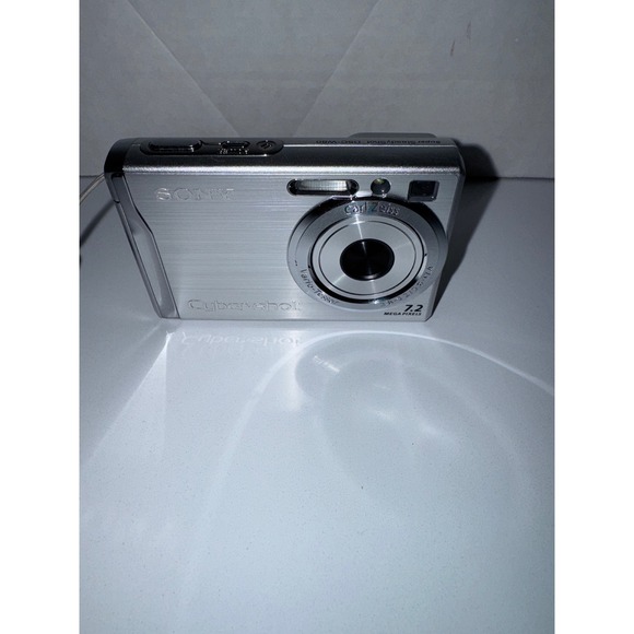 Sony Cyber-shot DSC-W80 7.2MP Digital Camera Silver Carl Zeiss Bundle works